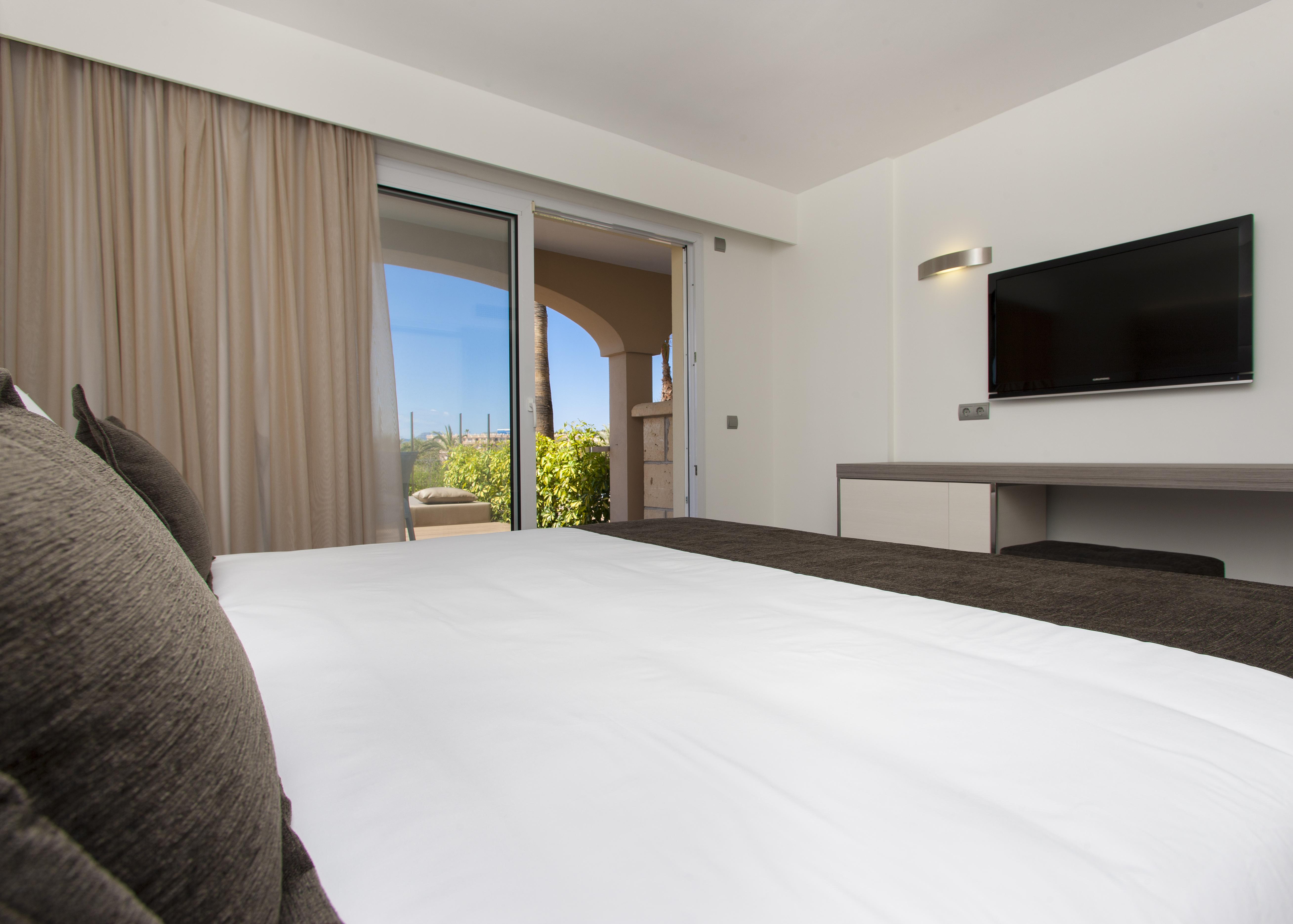 Insotel Cala Mandia Resort 외부 사진