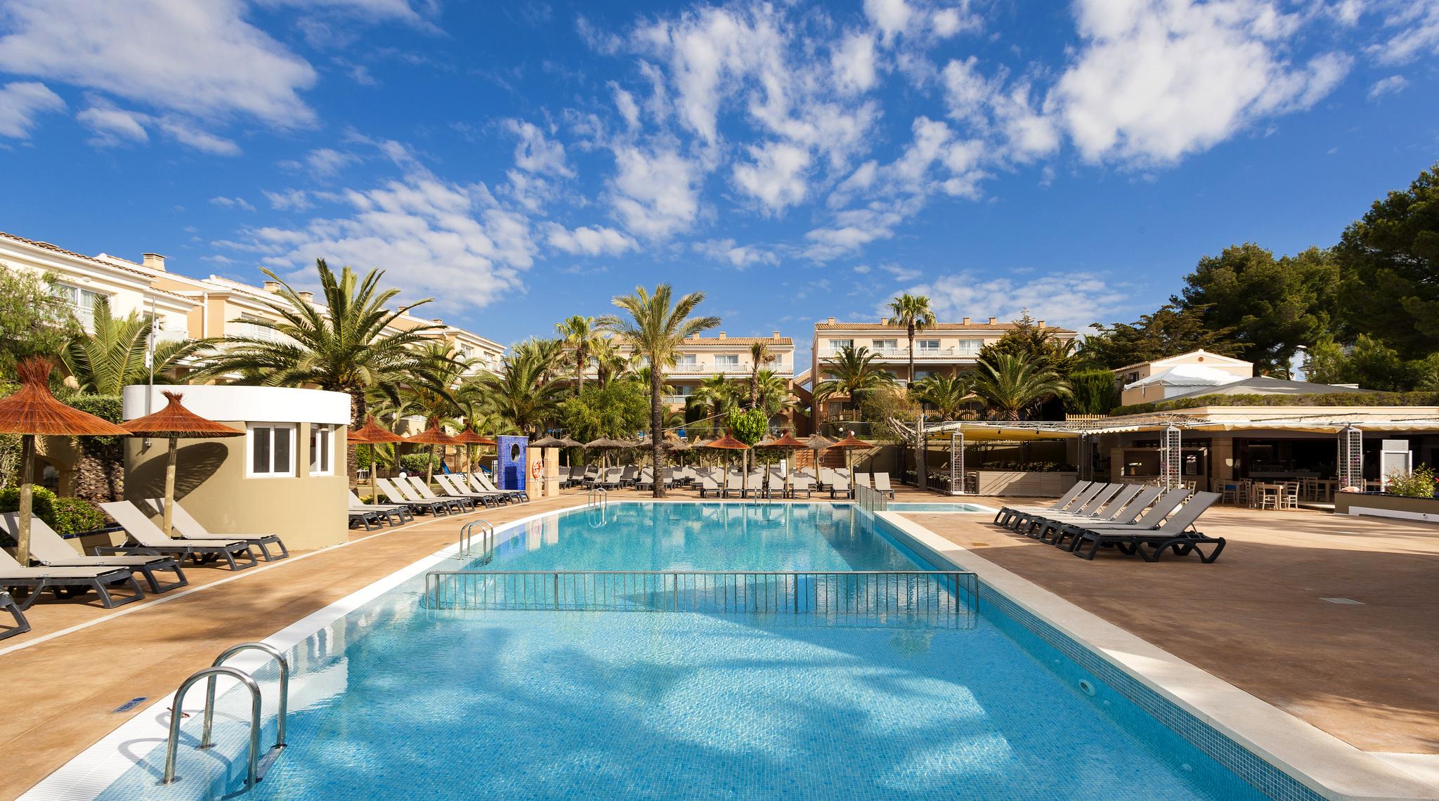 Insotel Cala Mandia Resort 외부 사진